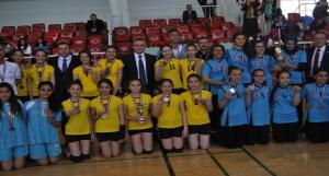 Ortaokullar Arası Yıldız Kız Voleybol Turnuvası Finali Yapıldı