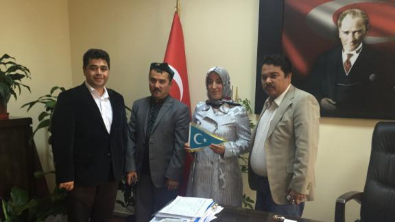 Dünya Türkistanlılar Derneği Üyeleri İlçe Milli Eğitim Müdürümüz Şefika Biçeri Ziyaret Ettiler