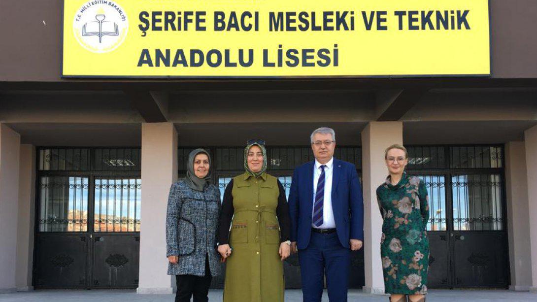 İlçe MEM Müdürü Sn.Şefika BİÇER Karapürçek bölgesindeki okullarımızı ziyaret etmiştir.