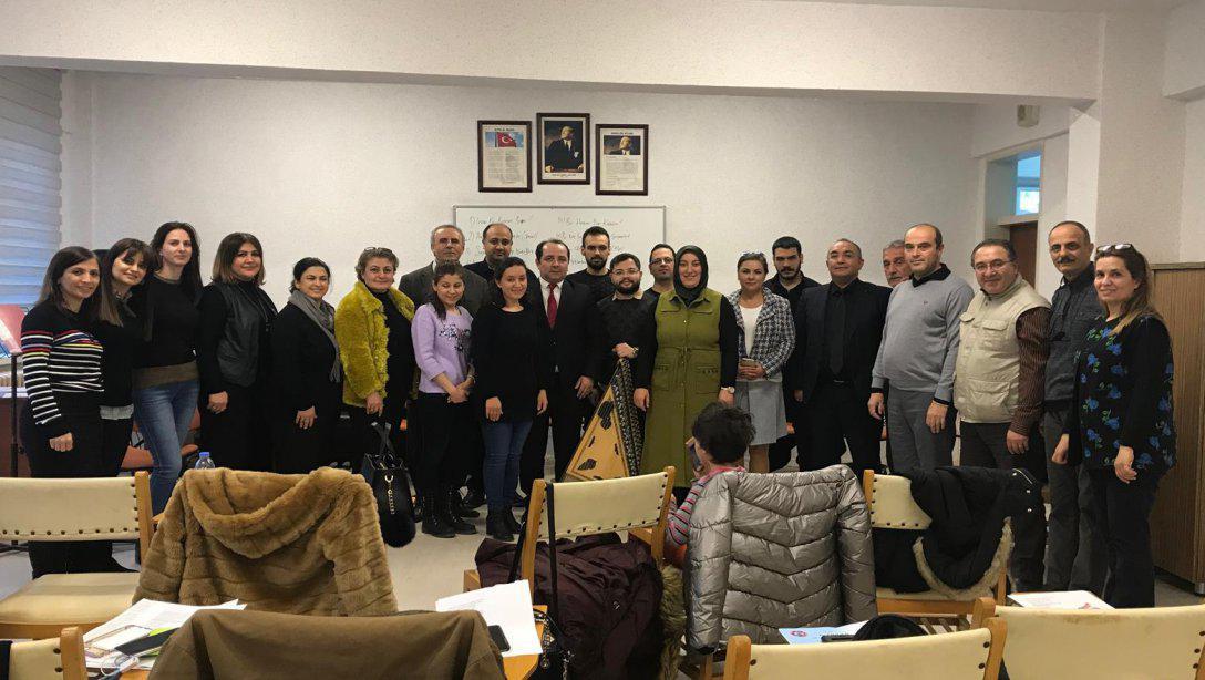 İlçe Müdürümüz Şefika Biçer Altındağ Halk Eğitimi Merkezinde devam eden mesleki teknik ve sosyal kültürel kurslarımızı ziyaret etmiştir.