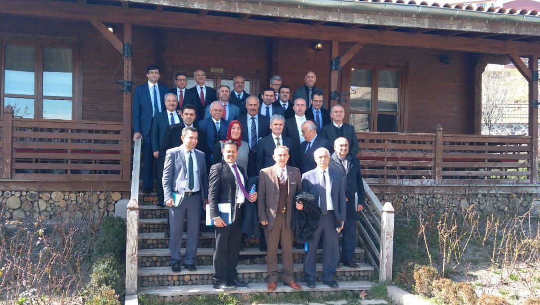 İl Milli Eğitim Müdürümüz Turan AKPINAR başkanlığında değerlendirme toplantısı yapıldı.