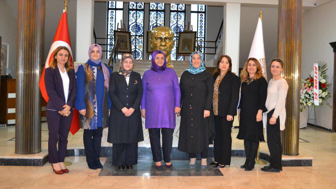 Ankara Olgunlaşma Enstitüsünde "Minyatür ve Sanatsal Mozaik Sergisi" düzenlendi.