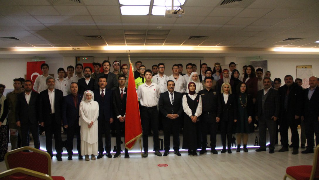 18 Mart Çanakkale Zaferi ve Şehitleri Anma Günü dolayısıyla Altındağ Anadolu İmam Hatip Lisesinde tören düzenlendi.