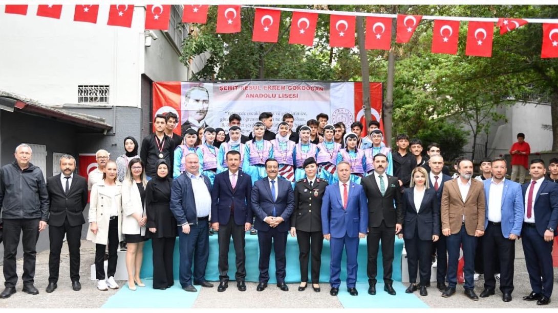 Şehit Resul Ekrem Gökdoğan Anadolu Lisesinde İlçe Programı Olarak Düzenlenen 19 Mayıs Gençlik Bayramı Kutlandı.